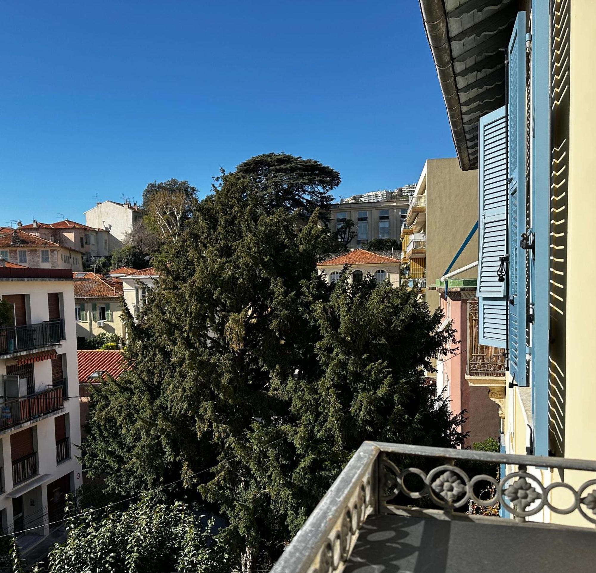 Chic Renovated 2 Bedroom Entire Or Only Private In Liberation In With Garage On Demand, Ac, Wi-fi And Tram Access Appartement