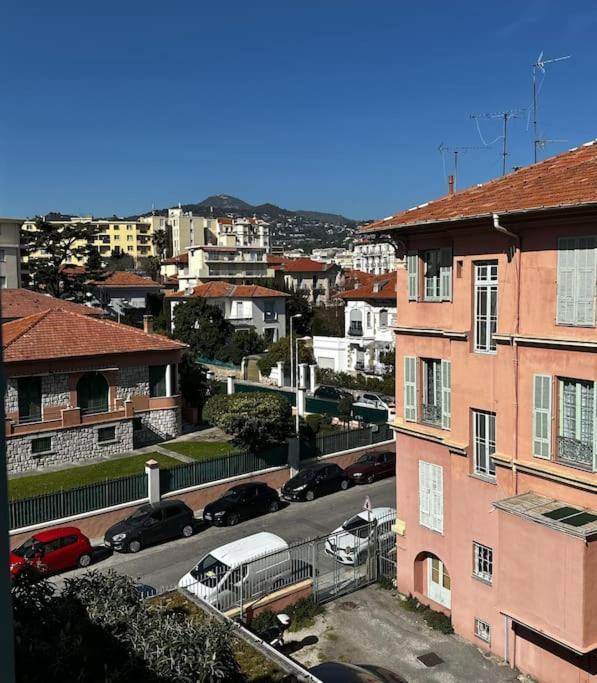 Appartement Chic Renovated 2 Bedroom Entire Or Only Private In Liberation In With Garage On Demand, Ac, Wi-fi And Tram Access Nice