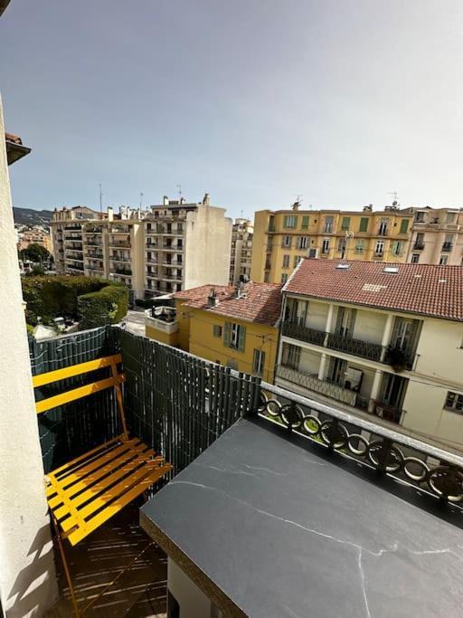 Chic Renovated 2 Bedroom Entire Or Only Private In Liberation In With Garage On Demand, Ac, Wi-fi And Tram Access Appartement Nice