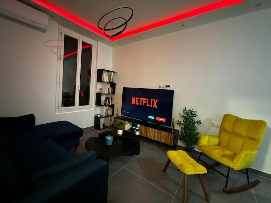 Chic Renovated 2 Bedroom Entire Or Only Private In Liberation In With Garage On Demand, Ac, Wi-fi And Tram Access Appartement