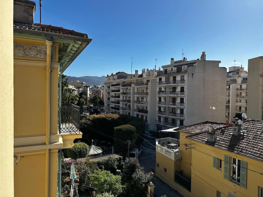Appartement Chic Renovated 2 Bedroom Entire Or Only Private In Liberation In With Garage On Demand, Ac, Wi-fi And Tram Access Nice