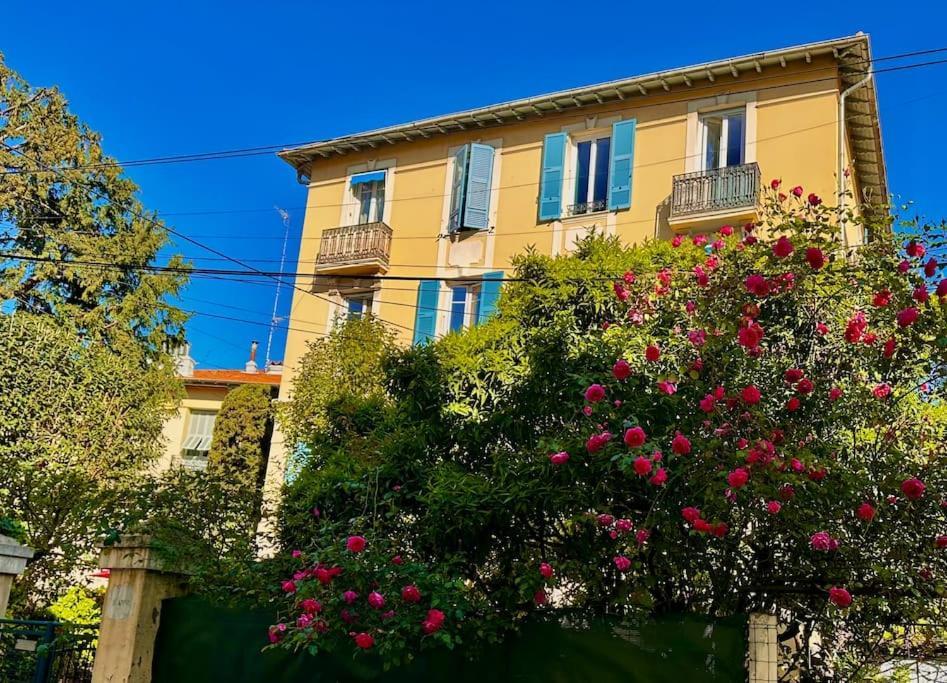 Appartement Chic Renovated 2 Bedroom Entire Or Only Private In Liberation In With Garage On Demand, Ac, Wi-fi And Tram Access